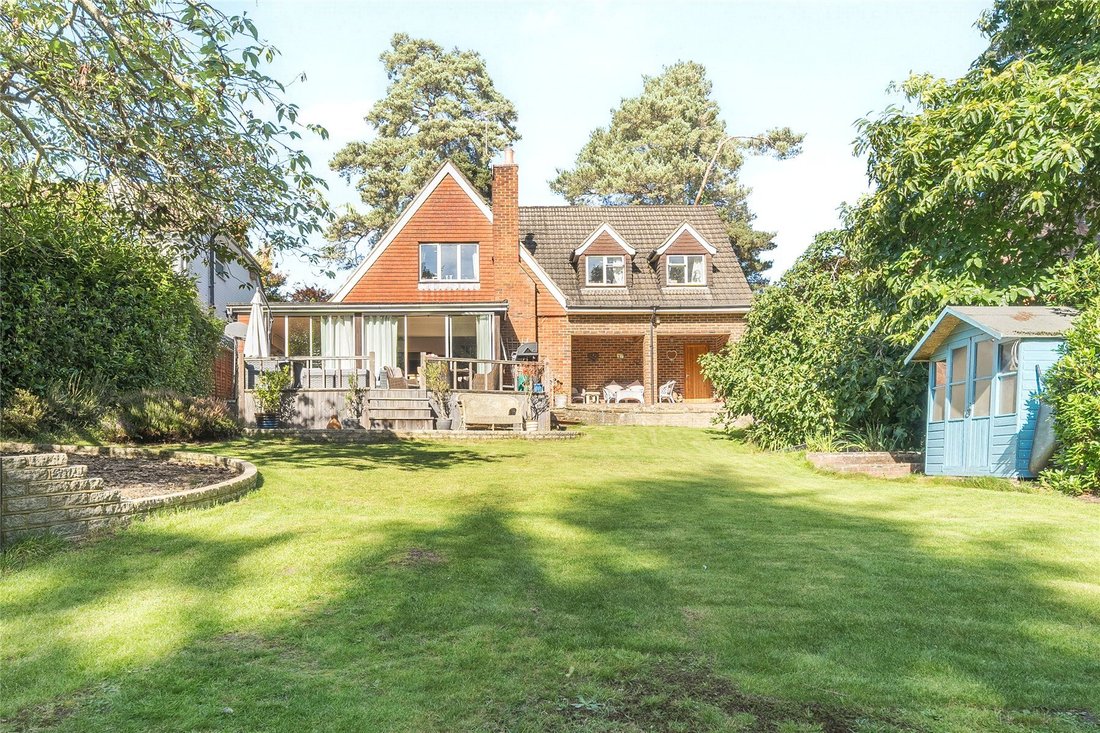 Haus in Headley, England 1 - 17662556