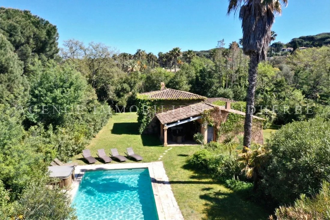 House in Zone Ouest Urbaine, Saint-Tropez, France 2 - 17663904