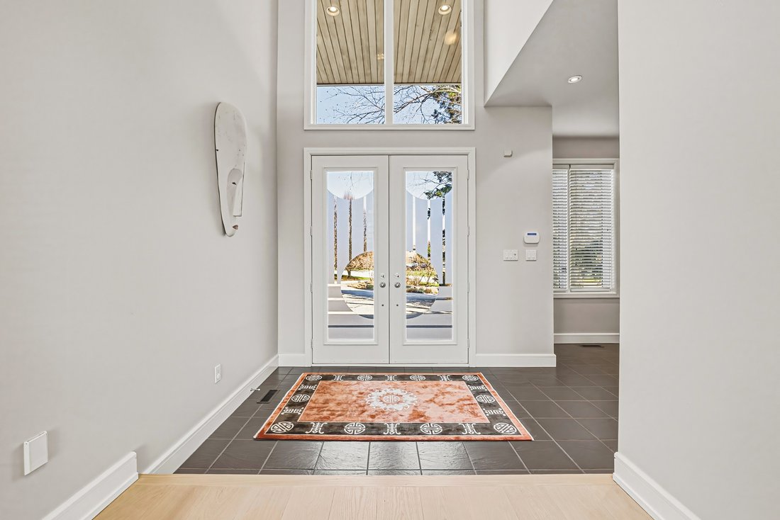 Estate in Hamilton, Ontario, Canada 4 - 17664115