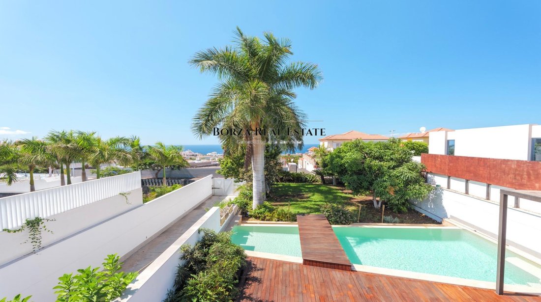 Villa in Costa Adeje, Adeje, Canary Islands 2 - 16534692