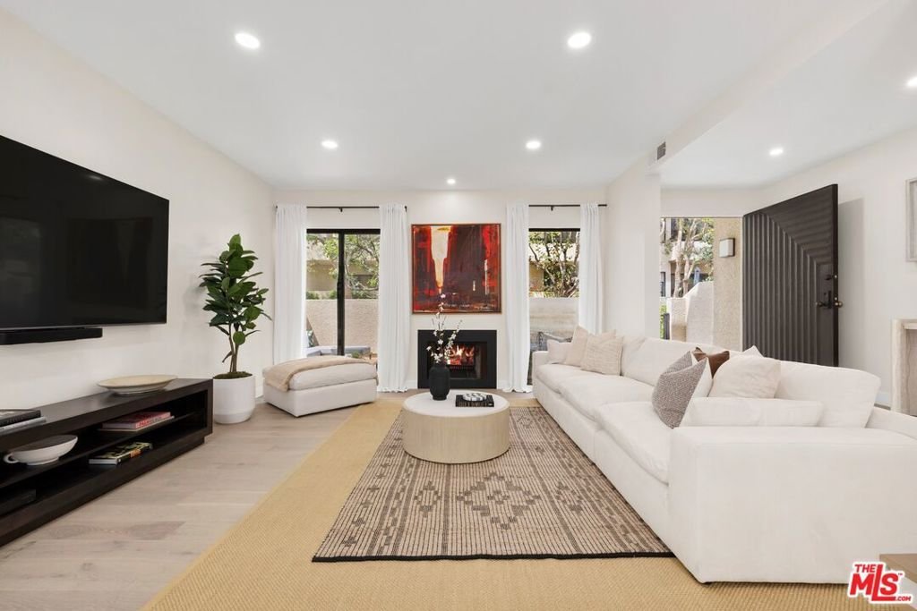 Condo in Los Angeles, California, United States 1 - 17666658