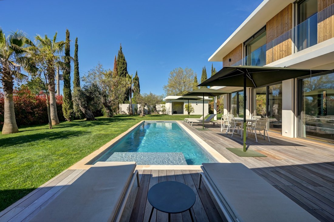 House in Le Tholonet, Provence-Alpes-Côte d'Azur, France 2 - 17666704