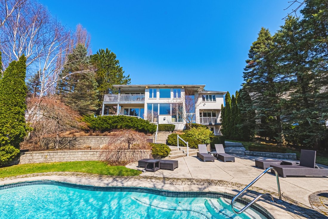 Estate in Hamilton, Ontario, Canada 1 - 17664115