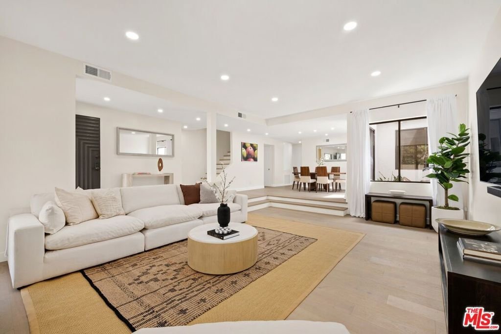 Condo in Los Angeles, California, United States 2 - 17666658