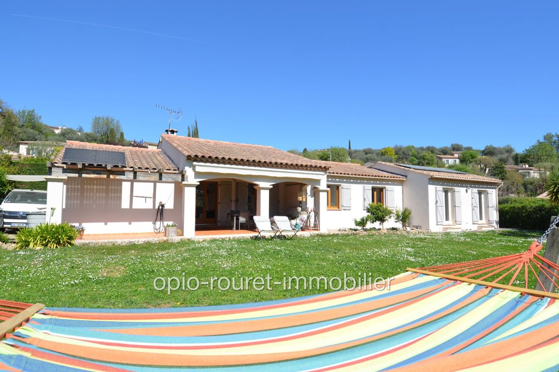 Villa in Le Rouret, Provence-Alpes-Côte d'Azur, France 2 - 17663197