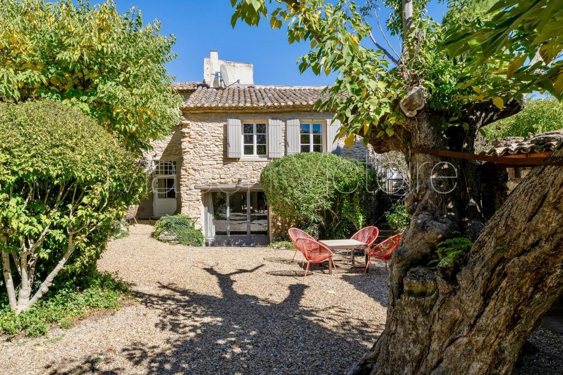House in Cabrières-d'Avignon, Provence-Alpes-Côte d'Azur, France 2 - 17667132