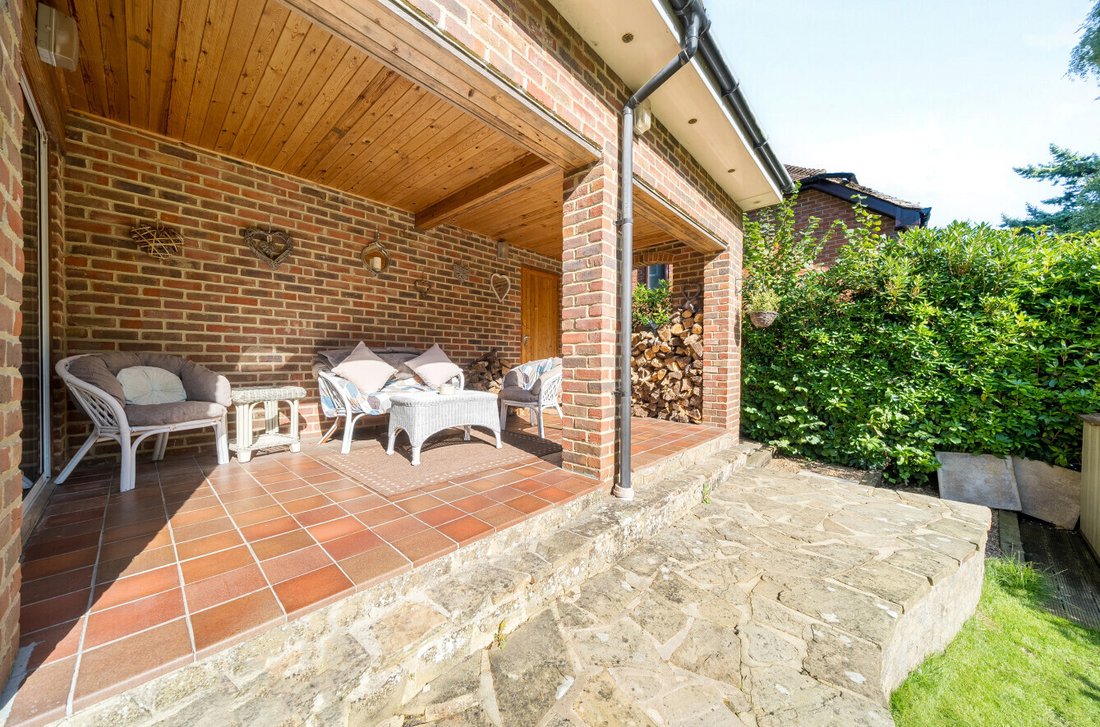 Haus in Headley, England 3 - 17662556
