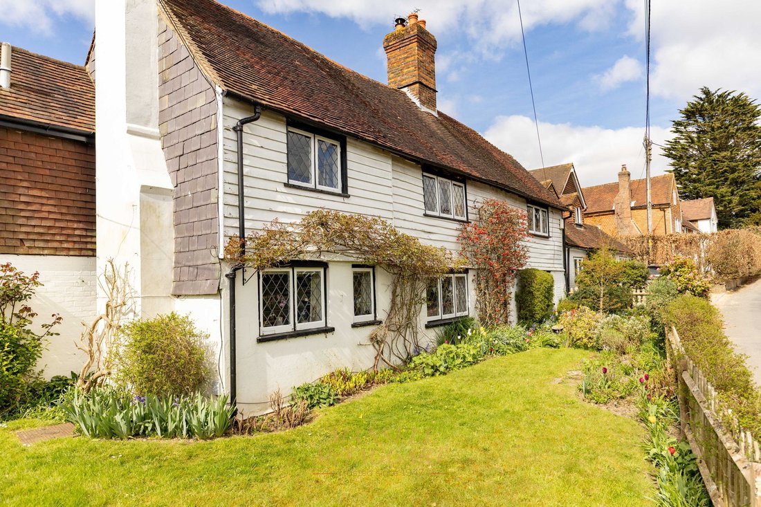House in Sharpthorne, England 1 - 17663527