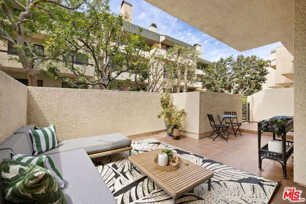 Condo in Los Angeles, California, United States 5 - 17666658