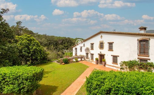 Country House in Sant Iscle de Vallalta, Catalonia, Spain 1