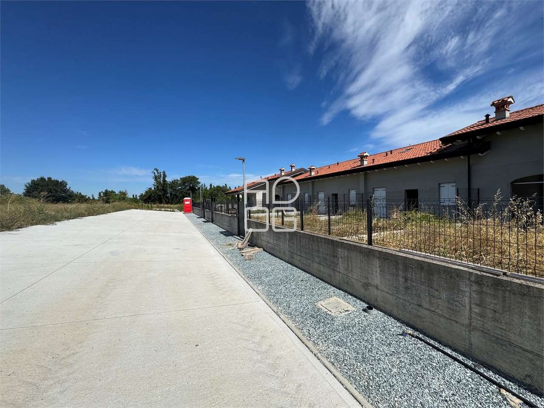 Villa in Rivoltella, Desenzano del Garda, Lombardy 5 - 17665421