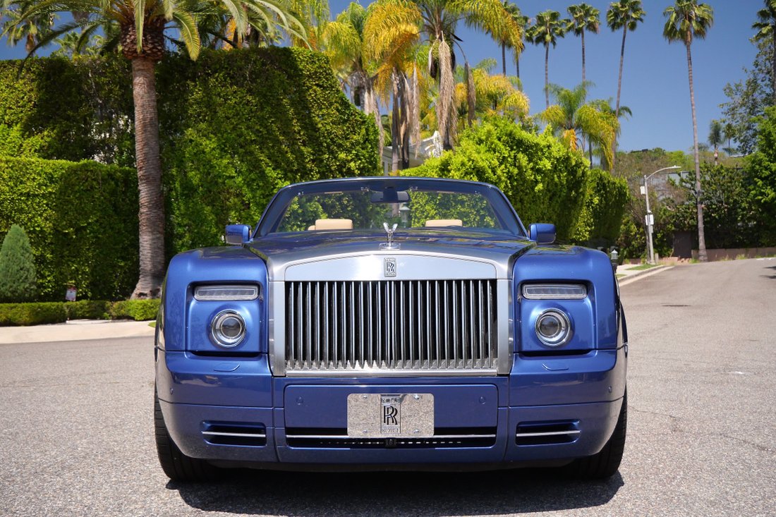 Cabriolet in West Hollywood, CA, United States 3 - 17665024