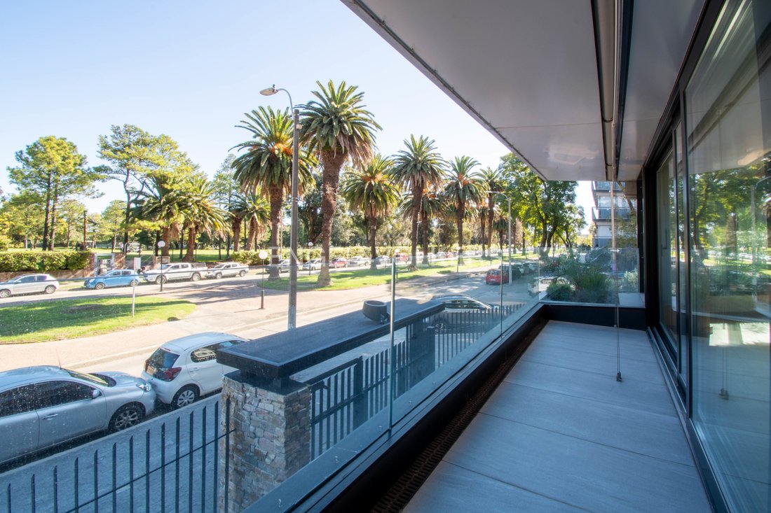 Apartment in Montevideo, Departamento de Montevideo, Uruguay 4 - 13698282