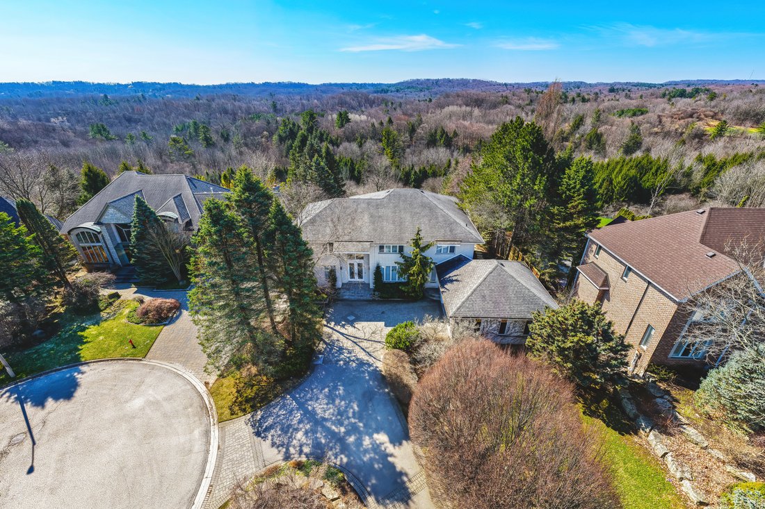 Estate in Hamilton, Ontario, Canada 2 - 17664115