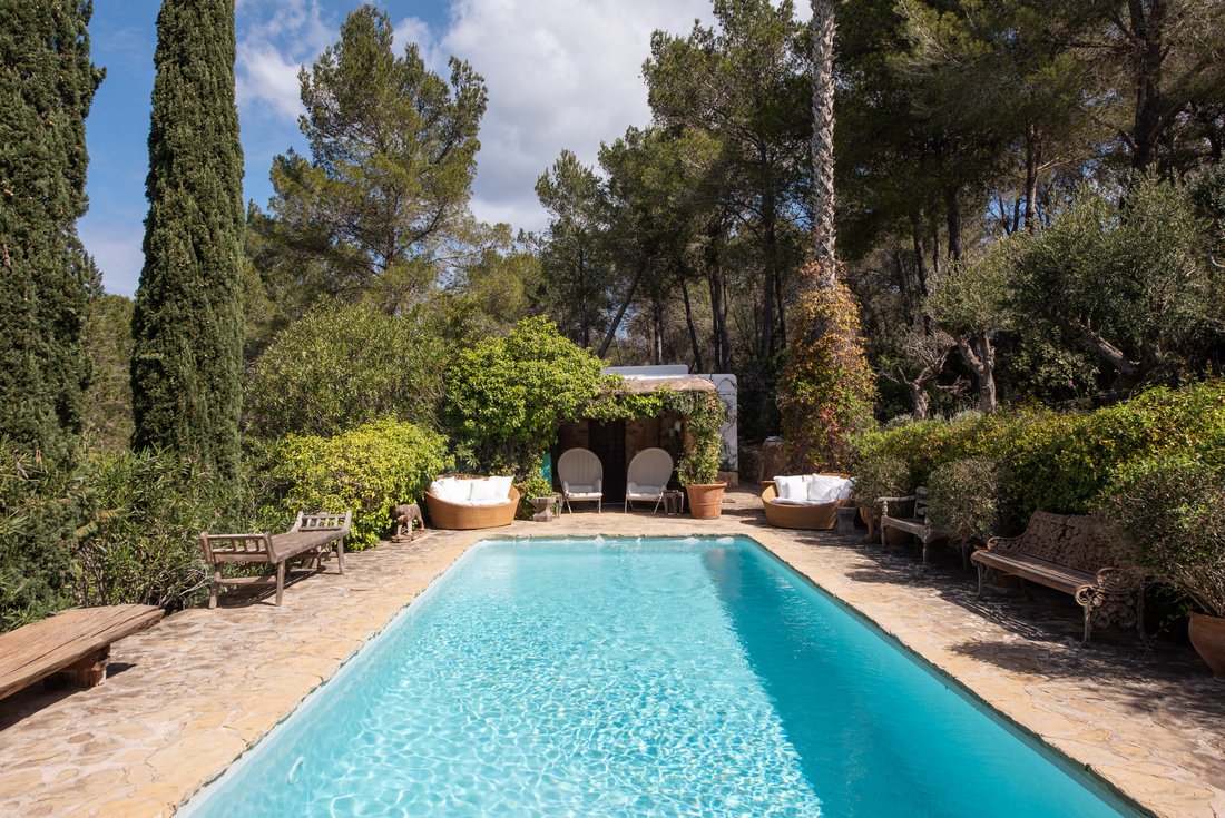 Villa in Sant Carles de Peralta, Santa Eularia des Riu, Balearic Islands 2 - 17662249