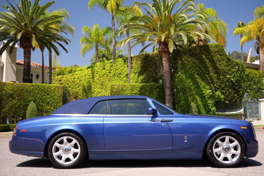 Cabriolet in West Hollywood, CA, United States 5 - 17665024