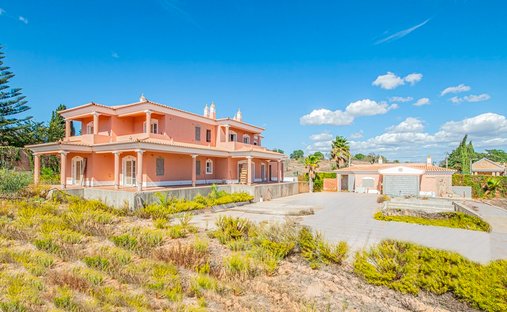 Villa in Sao Goncalo de Lagos, Algarve, Portugal 1