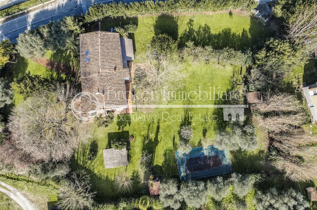 Villa in Pietrasanta, Tuscany, Italy 2 - 16809258