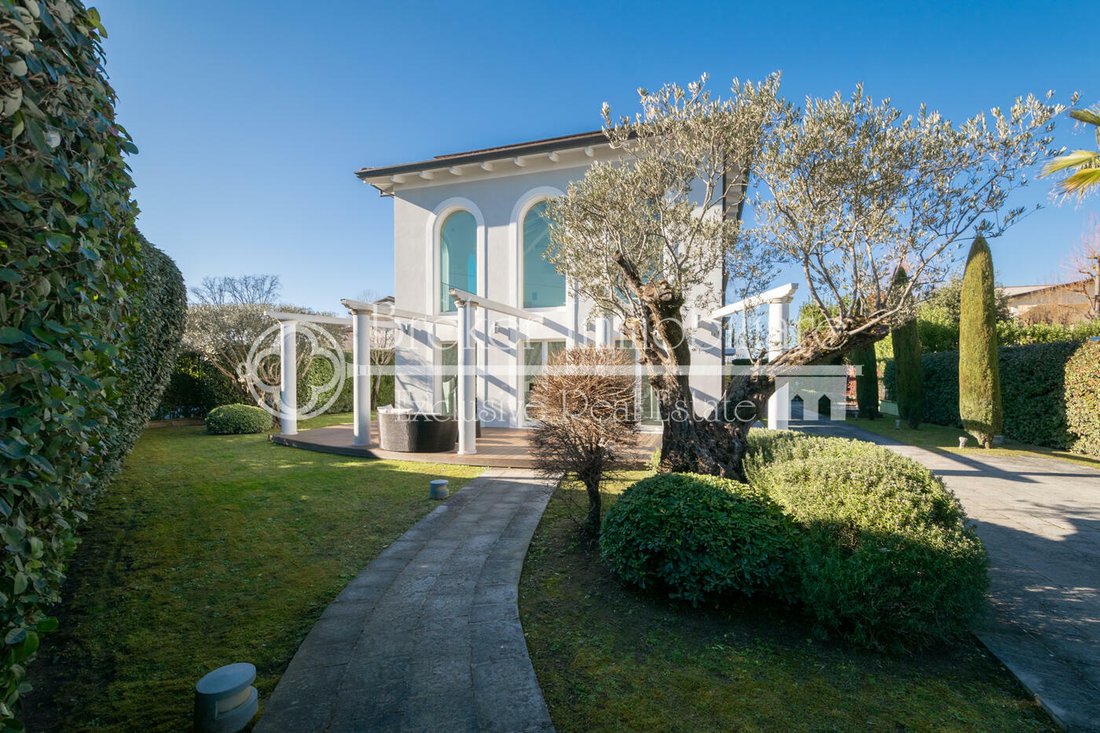 Villa in Center, Forte dei Marmi, Tuscany 3 - 15981874