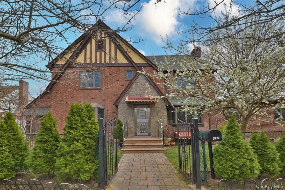 House in New York, New York, United States 1 - 17668450