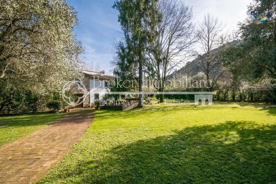 Villa in Pietrasanta, Tuscany, Italy 3 - 16809258