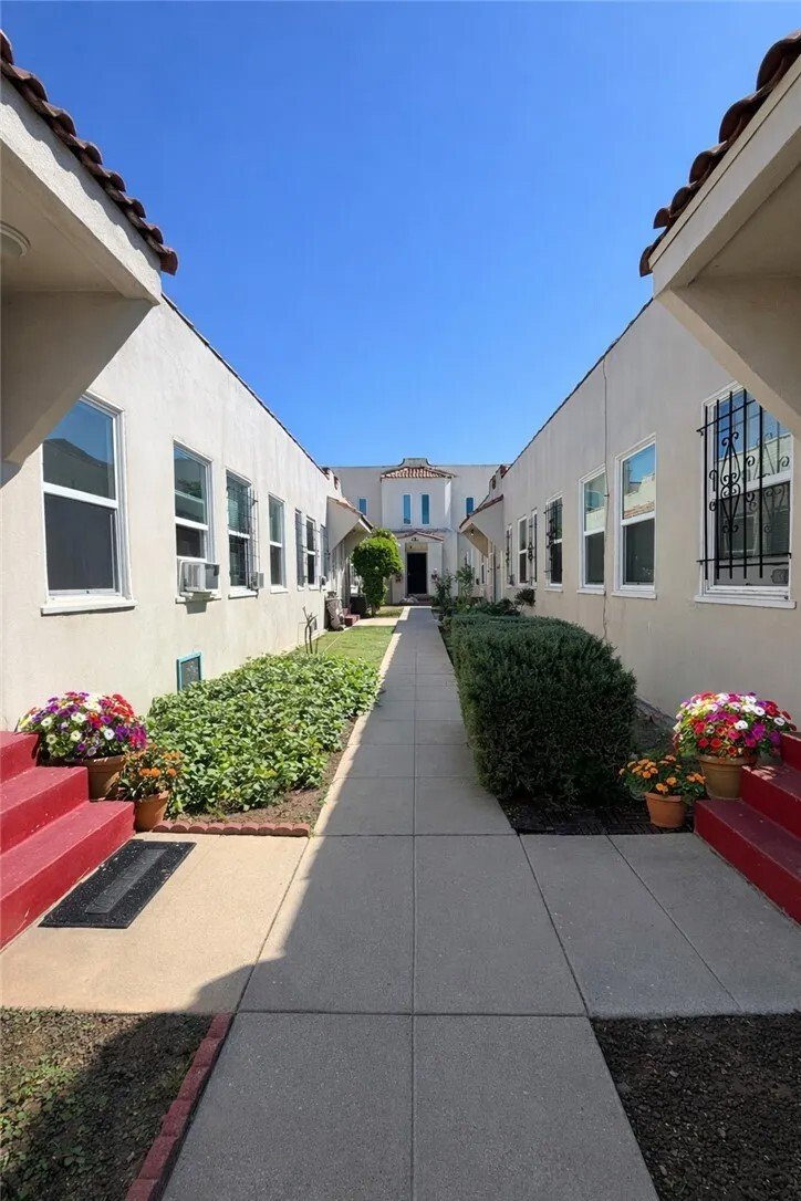Los Angeles, California, United States 4 - 17668171