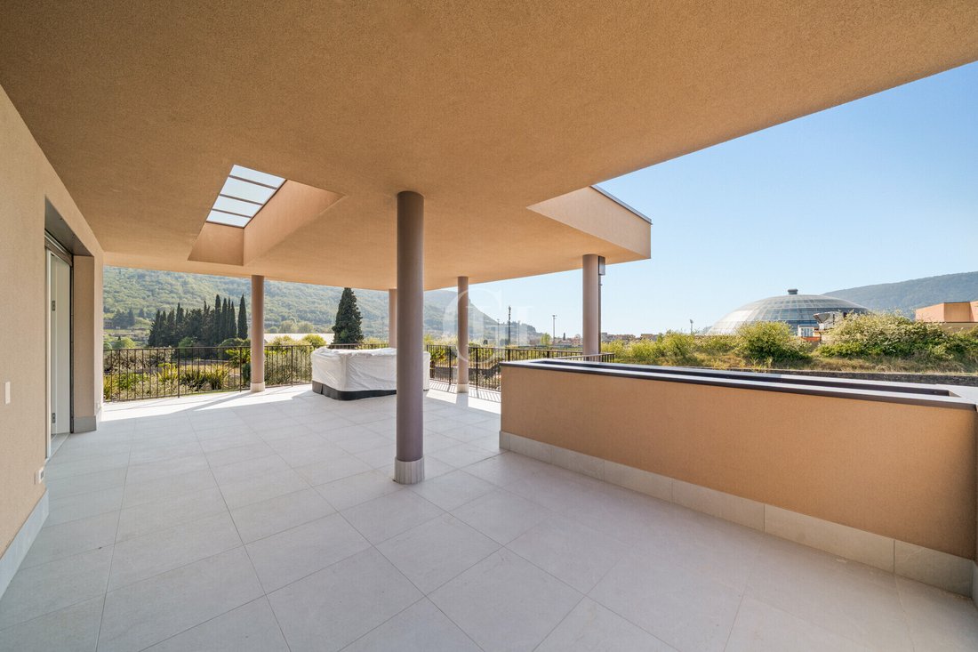 House in Garda, Veneto, Italy 1 - 16548831