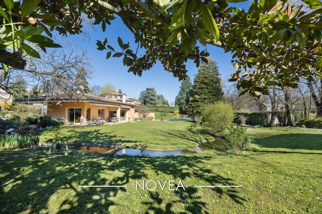 House in Saint-Cyr-au-Mont-d'Or, Auvergne-Rhône-Alpes, France 1 - 17667805