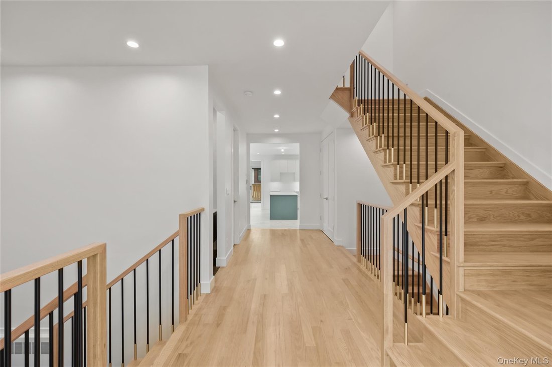 Condo in Spring Valley, New York, United States 4 - 17668443