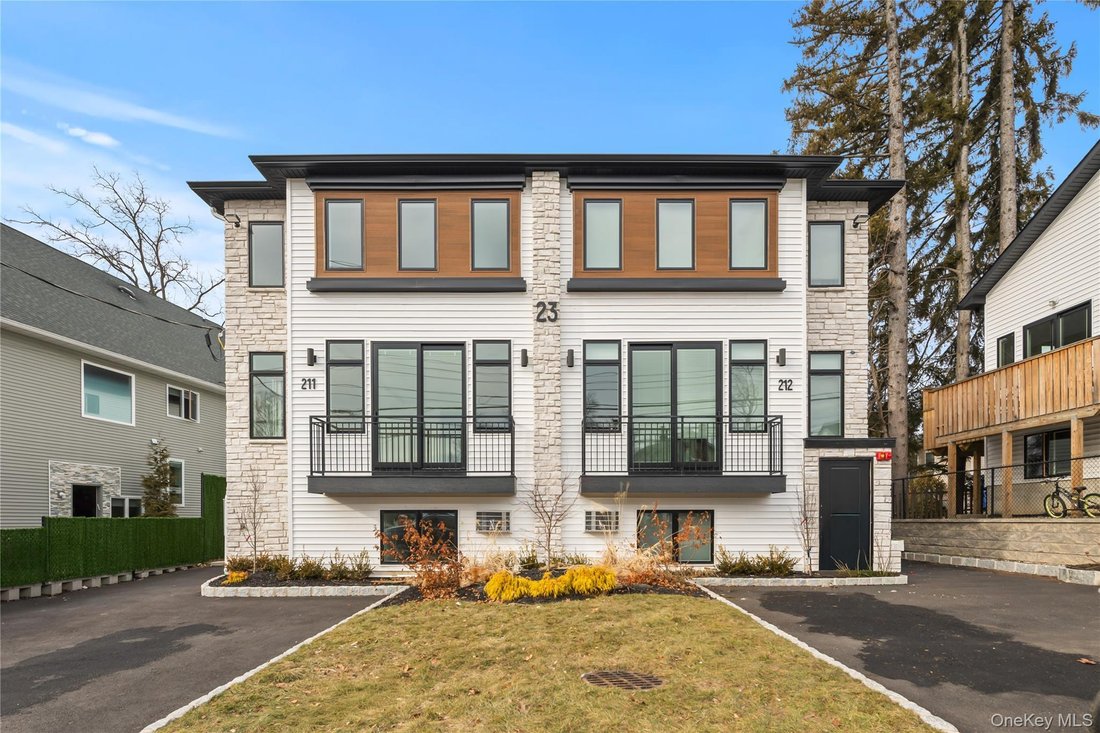 Condo in Spring Valley, New York, United States 1 - 17668443
