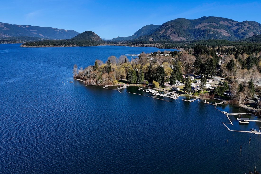 House in Honeymoon Bay, British Columbia, Canada 2 - 17667928