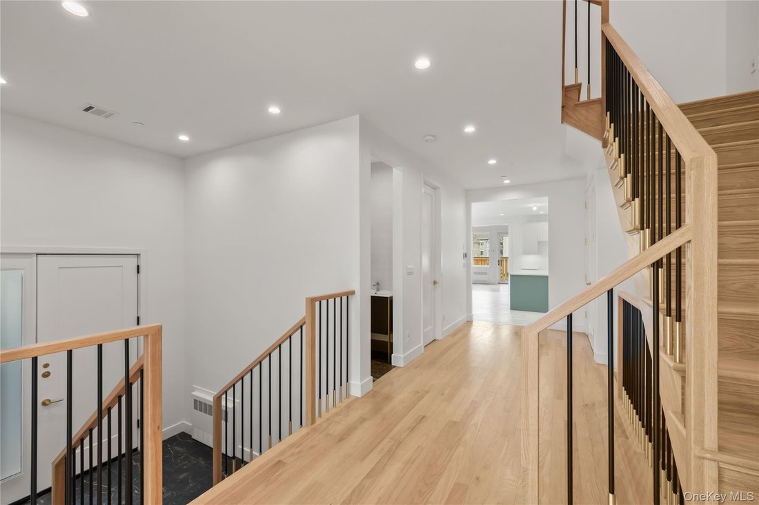 Condo in Spring Valley, New York, United States 5 - 17668443