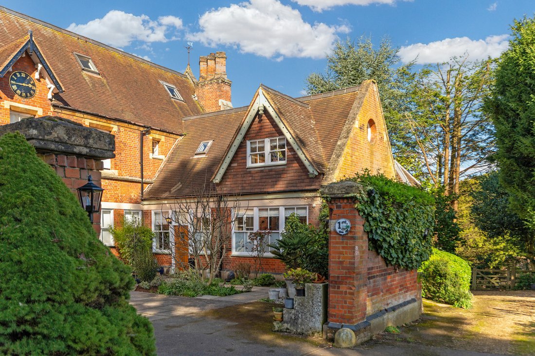House in Lent Rise, Burnham, England 2 - 17668467