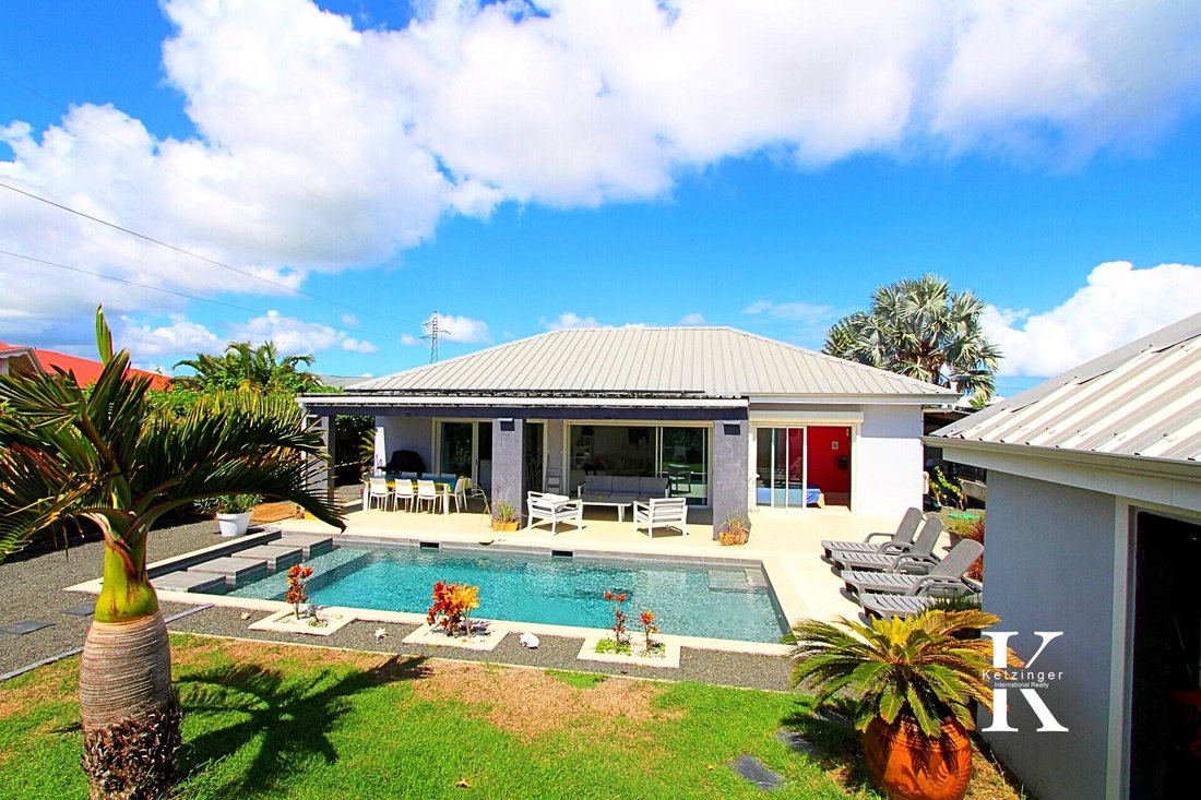 Villa in Saint-François, Grande-Terre, Guadeloupe 1 - 17489387