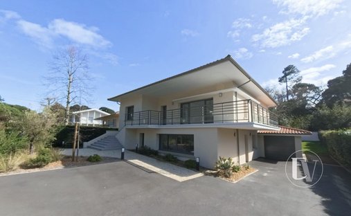 Villa in Aiguillon, Arcachon, France 1