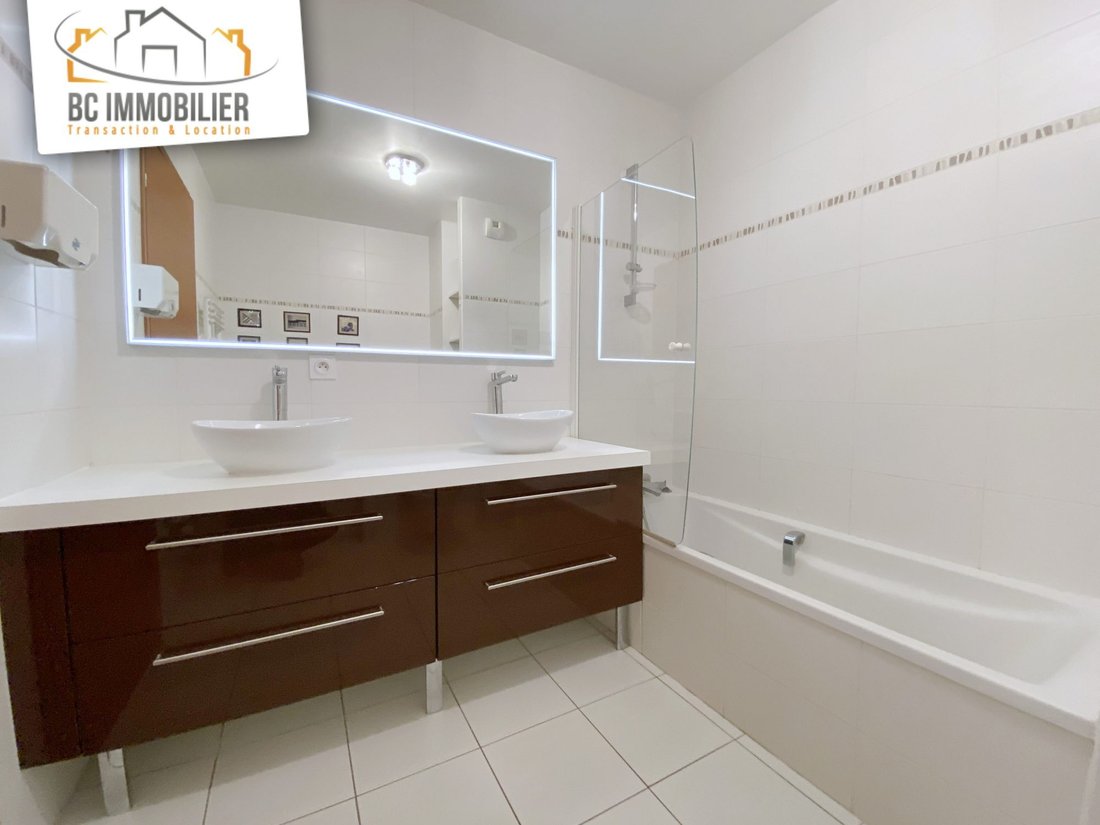 Apartment in Prévessin-Moëns, Auvergne-Rhône-Alpes, France 4 - 17667802