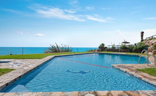 Townhouse in Estepona, Andalusia, Spain 1