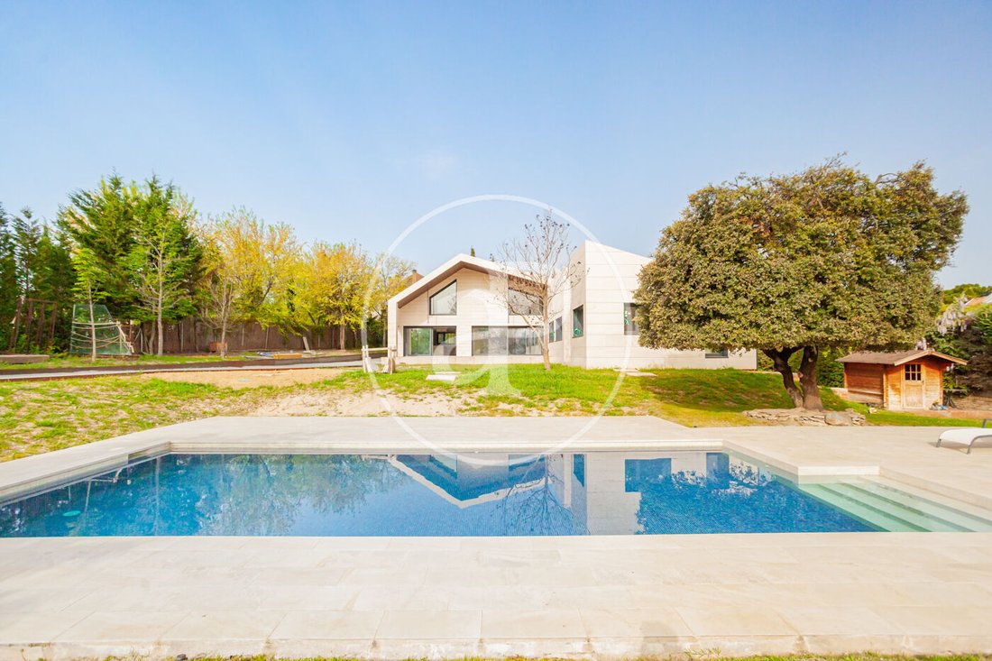 Villa in Somosaguas, Pozuelo de Alarcon, Comunidad de Madrid 1 - 17546956
