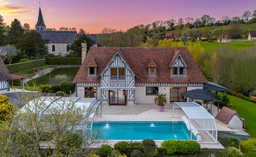 House in Pont-l'Évêque, Normandy, France 1