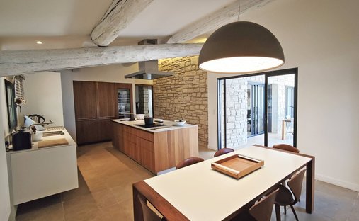 18th Century Château Facing The Luberon