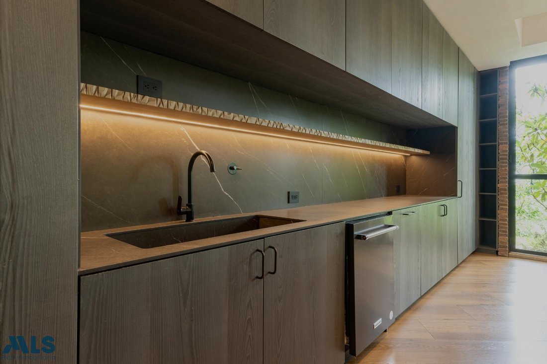 Apartment in Medellín, Antioquia, Colombia 2 - 17668559
