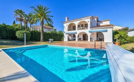 Villa en Estepona, Andalucía, España 1