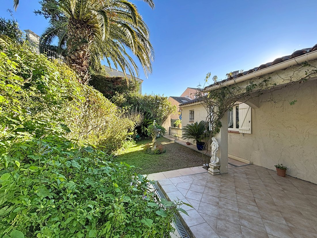 Villa in Le Dramont-Agay-Anthéor-Le Trayas, Saint-Raphaël, France 5 - 17668636