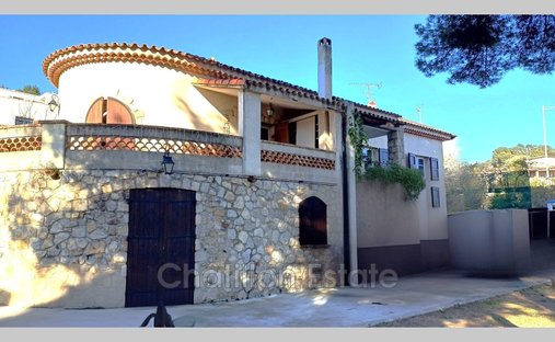 Villa in Centre, Vallauris, France 1