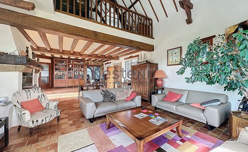 House in Montreuil-sur-Maine, Pays de la Loire, France 1