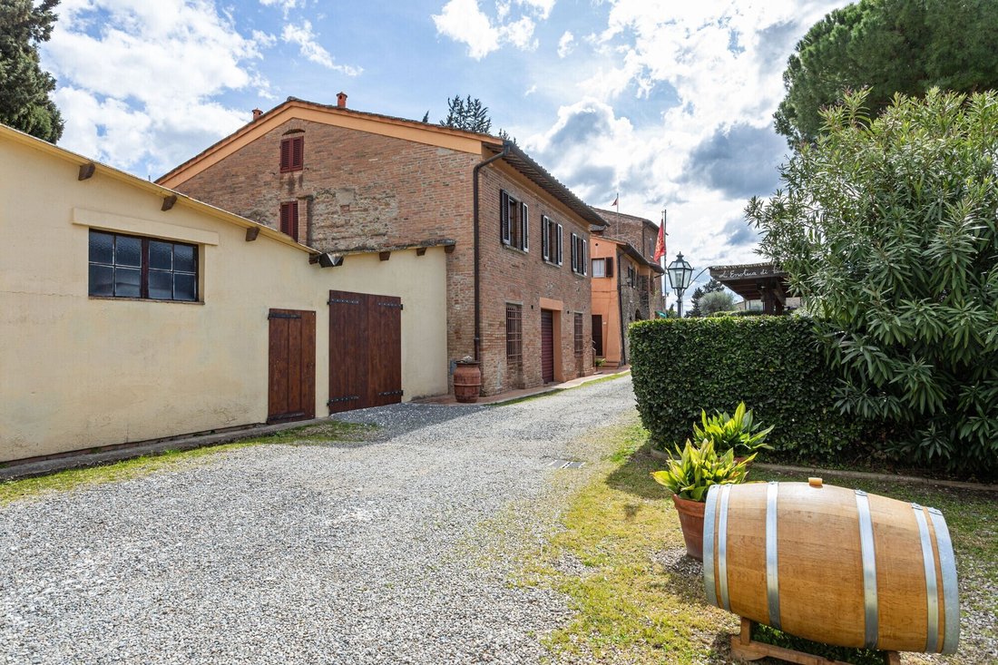 House in San Gimignano, Tuscany, Italy 4 - 17668565