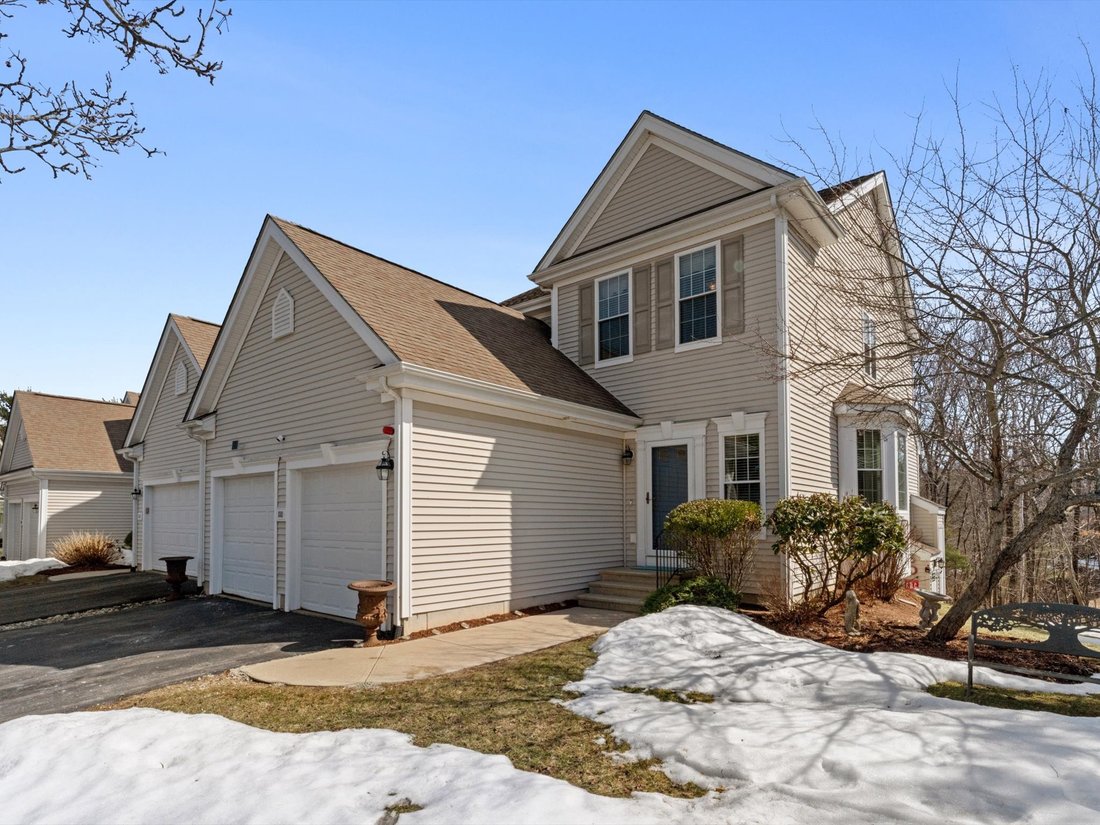 Condo in Grafton, Massachusetts, United States 2 - 17669151