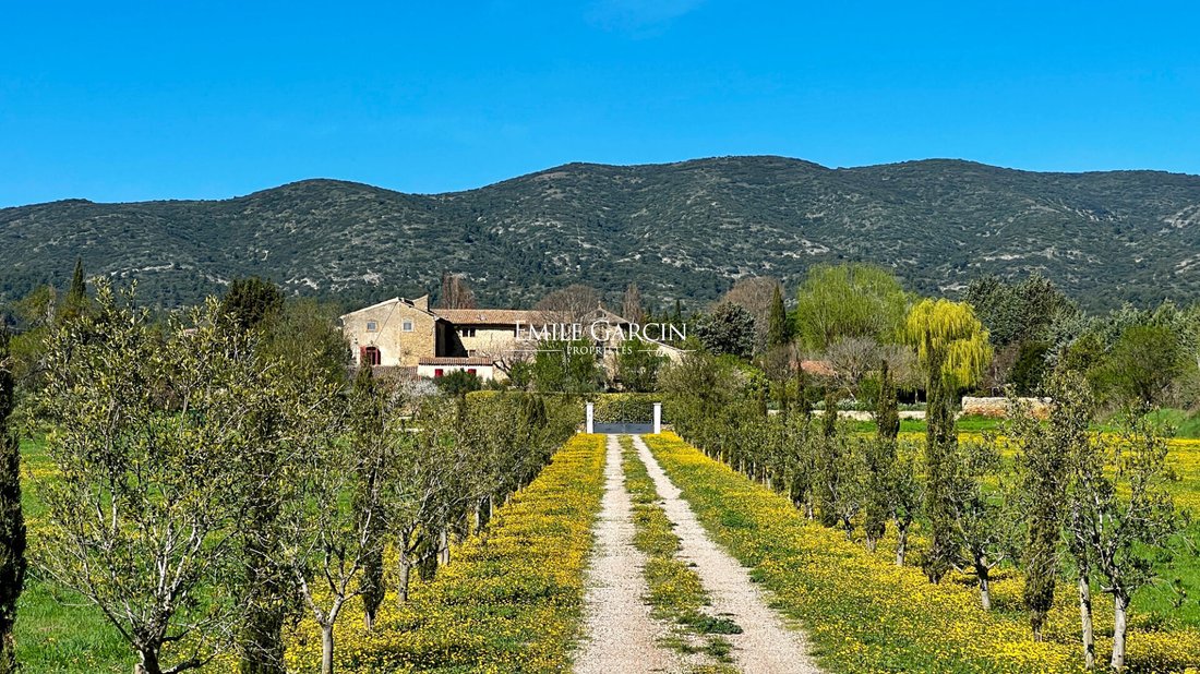 Villa in Lauris, Provence-Alpes-Côte d'Azur, France 2 - 17668989