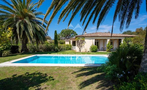 Villa in Grimaud, Provence-Alpes-Côte d'Azur, France 1