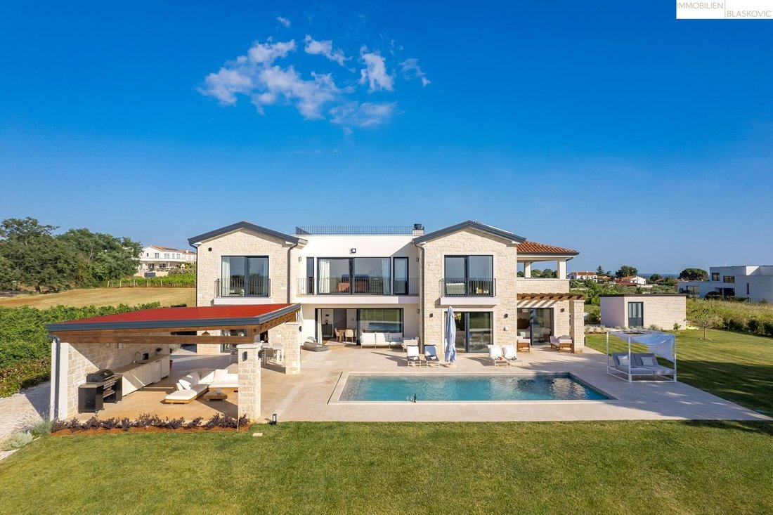 Villa in Musalez, Istria County, Croatia 1 - 17669028